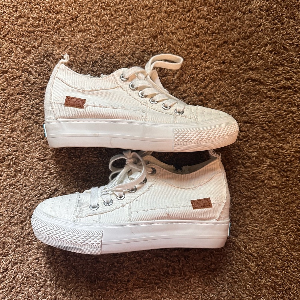 Trendy White Canvas Sneakers for Women